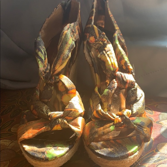 Women’s Carlos Santana platform sandals - Picture 6 of 6